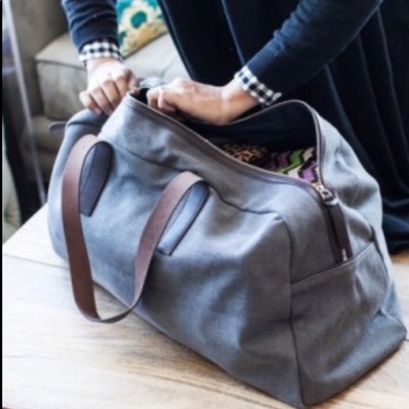 Everlane Handbags - Everlane Twill Weekender bag EUC